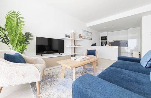 Alcorrin Apartamento | Stunning 3 Bed Penthouse - Sea Views