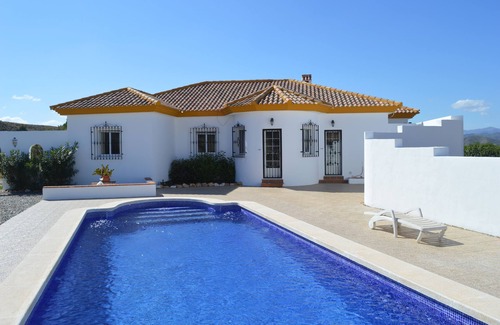 Locaiba Chalet De Esquí | Impresionante villa de 3 dormitorios con piscina, a poca distancia de Albox
