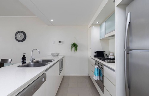 Fortitude Valley Apartamento | SK2 · LUX 3BR Vistas al río y la ciudad Balcón! 2xCarque Cambiar listado