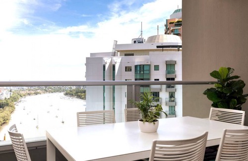 Fortitude Valley Apartamento | SK2 · LUX 3BR Vistas al río y la ciudad Balcón! 2xCarque Cambiar listado