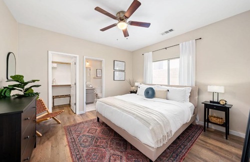 Sacramento Casa | Stunning 3 bedroom home