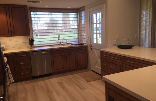 Palm Desert Condominio | Impresionante remodelado 3 cama / 2bth. ¡Quédese un fin de semana, semana o mes!