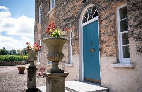 Conna Casa | Stunning 300 year old Georgian Mansion. Hot Tub, Bar, Games Rooms, BBQ Terraces.