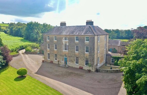 Conna Casa | Stunning 300 year old Georgian Mansion. Hot Tub, Bar, Games Rooms, BBQ Terraces.