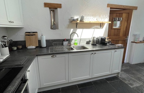 Crynant Casa | Stunning 300 year old restored barn in Gower near the beach