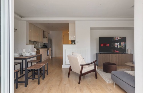 Golders Green Apartamento | Stunning 3BD w/Garden & Free Parking!