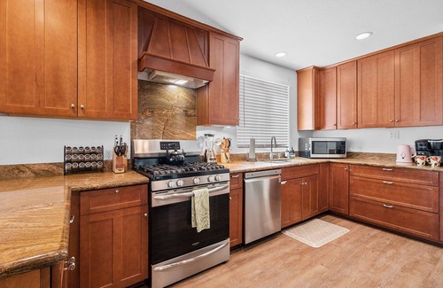 San Diego Casa | Stunning 3BR Beach Home | Rooftop, Ocean View, Garage & Fire Pit