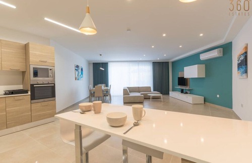 Xaghra Apartamento | Stunning 3BR home in Gozo with access to pool !
