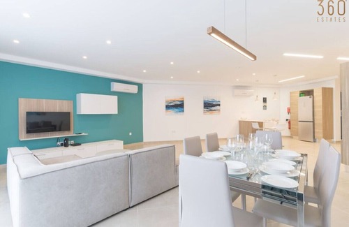Xaghra Apartamento | Stunning 3BR home in Gozo with access to pool !