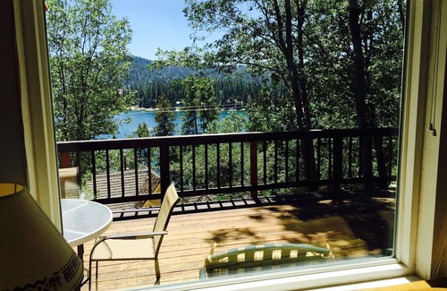 Lake Arrowhead Cabina | Impresionante vista al lago CABINA⭐⭐⭐⭐⭐ Pase de acceso al lago / Mascotas ok