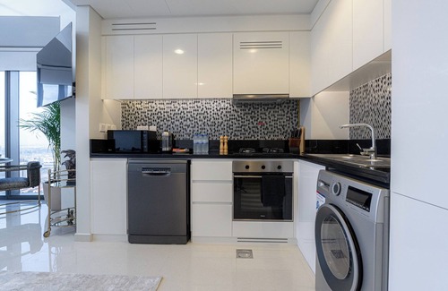 Al Wasl Apartamento | Stunning 3BR w/ Panoramic Views in Aykon City
