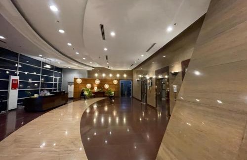 Ermita Apartamento | Stunning 3BR with Sunset View near Dolomite Beach