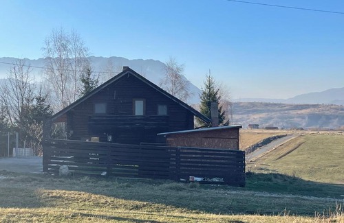 Moieciu Chalet De Esquí | Stunning 4-Bed Chalet in Bran with Superb Panorama