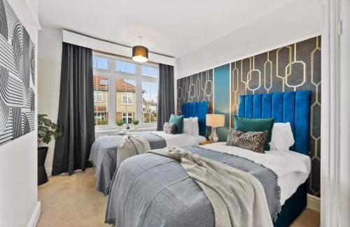 Horfield Casa | Stunning 4-bed - Garden - Sleeps 14