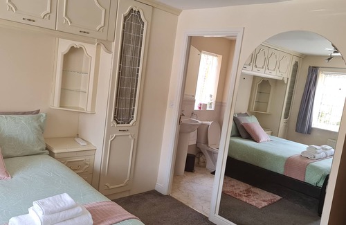 Walsall Casa | Stunning 4-Bed House in Walsall