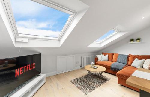 East Putney Apartamento | Stunning 4 Bedroom Abode in Zone 1 - Balcony - Sleeps 9