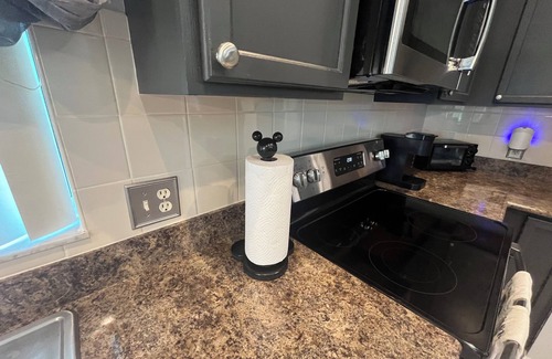 Crescent Lakes Villa | Stunning 4-bedroom Disney themed villa in fabulous Kissimee with WiFi, AC
