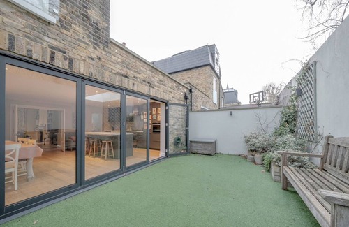 St. Mary's Park Casa | Stunning 4 bedroom family home in Battersea
