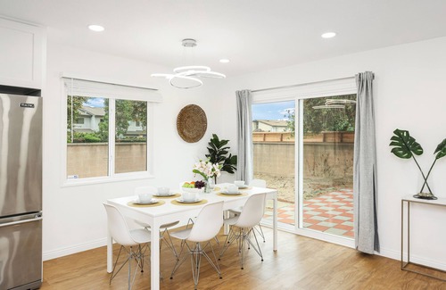 Riverview West Casa | Stunning 4-bedroom house in charming Santa Ana with fully fenced yard