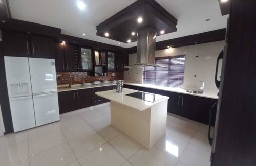 KwaDukuza Casa | Stunning 4-bedroom house in wonderful Stanger Manor with WiFi, AC