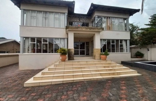 KwaDukuza Casa | Stunning 4-bedroom house in wonderful Stanger Manor with WiFi, AC