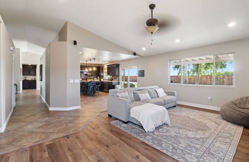 Apple Valley Casa | Stunning 4-bedroom 3-bath home with desert views