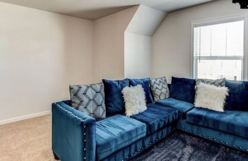 Elgin Casa | STUNNING 4 bedrooms minimalist home