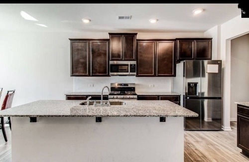 Elgin Casa | STUNNING 4 bedrooms minimalist home