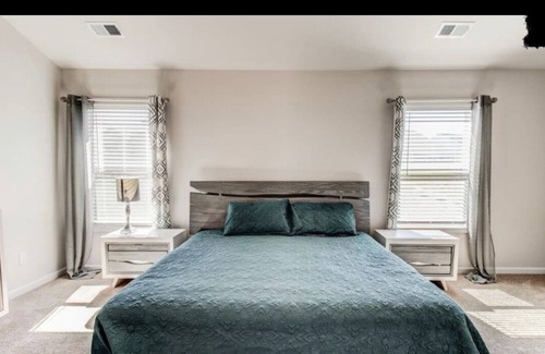 Elgin Casa | STUNNING 4 bedrooms minimalist home