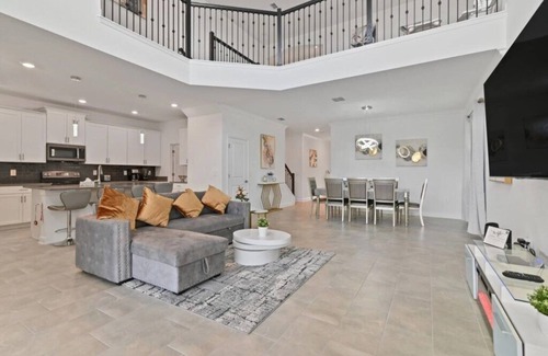 Four Corners Casa | Stunning 5 Bed Pool Home with Private Pool-1183KBS