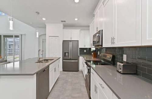 Four Corners Casa | Stunning 5 Bed Pool Home with Private Pool-1183KBS