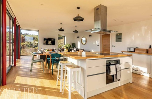 Bath Casa | Stunning 5 Bedroom Home with Garden & Views