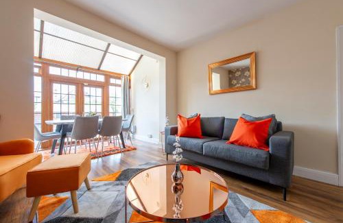 Shirley Casa | Stunning 5 Bedroom House - Croydon