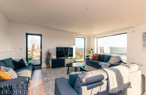 Bath Casa | Stunning 5 Bedroom New Build with Amazing Views!