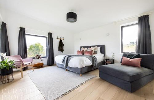 Bath Casa | Stunning 5 Bedroom New Build with Amazing Views!