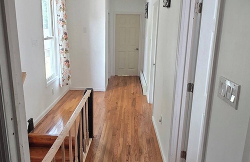 Poughkeepsie Casa | Stunning 5-bedroom house with AC/Heat in charming Poughkeepsie NY