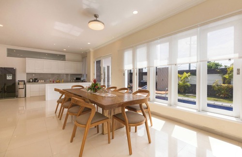 Bukit Villa | Stunning, 5-Bedroom Villa with GWK View in Ungasan