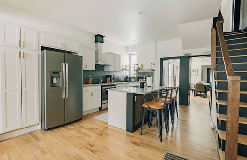 Lancaster Casa | Stunning 5 BR - Heart of Downtown