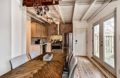 Powelton Village Casa | Stunning 5BDR-5BTH Duplex w/Outdoor Space Sleeps16