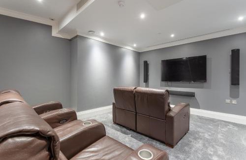 Hendon Casa | Stunning 5BR 4BA Mansion - Hendon