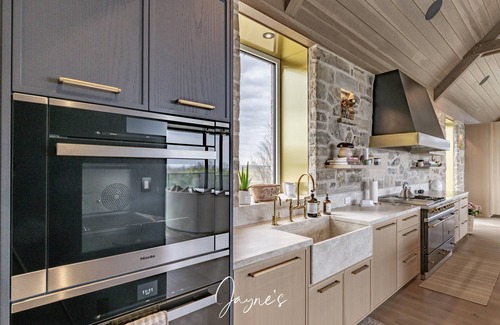 The Blue Mountains Otro | Stunning 6 bed 9 bath country home on 49 acres