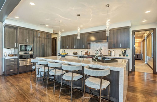Deer Valley Casa | Stunning 6-Bedroom Chalet in Heart of Park City by RedAwning