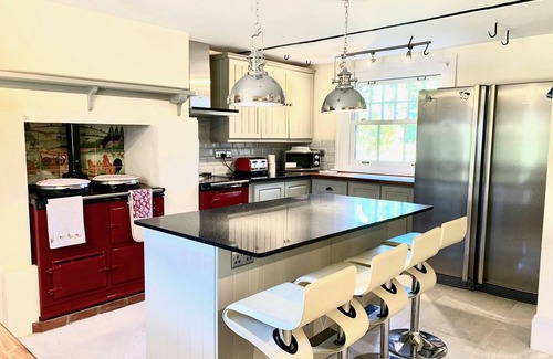 Hellingly Casa | Stunning 6 Bedroom Farmhouse in Hellingly