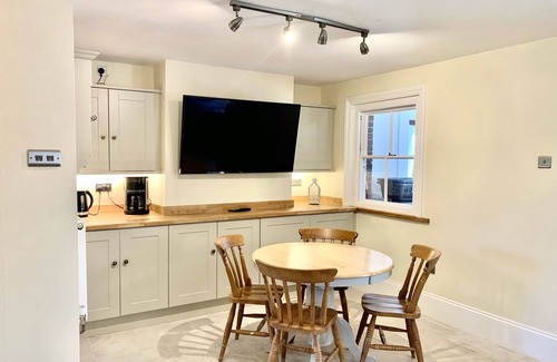 Hellingly Casa | Stunning 6 Bedroom Farmhouse in Hellingly