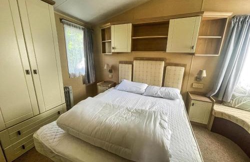 Scratby Otro | Stunning 6 Berth Caravan For Hire In Norfolk, Close To The Beach, Ref 19129S