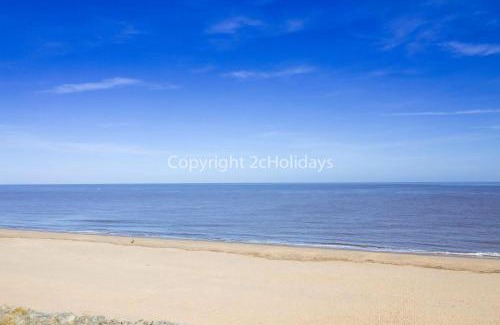 Scratby Otro | Stunning 6 Berth Caravan For Hire In Norfolk, Close To The Beach, Ref 19129S