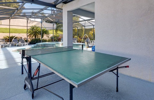 Haines City Villa | Impresionante 6 BR / 4. 5 BA Pool y A / C Sala de juegos Villa, sin vecinos, sol todo el día