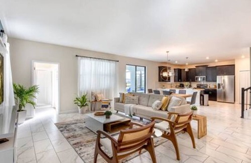 Campbell Casa | Stunning 6BR Lakeview @Storey Lake | Disney - 2929