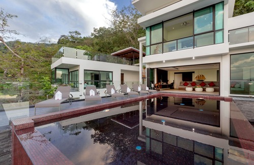 Cherngtalay Villa | Impresionante villa de 7 dormitorios con piscina, impresionantes vistas al mar