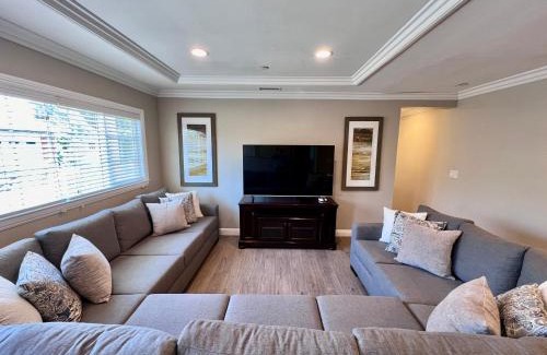 Northeast Anaheim Casa | Stunning 8 bedroom 6 bathroom Pool Home